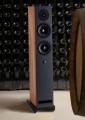davis-acoutics-krypton-6-lifestyle-2.jpg