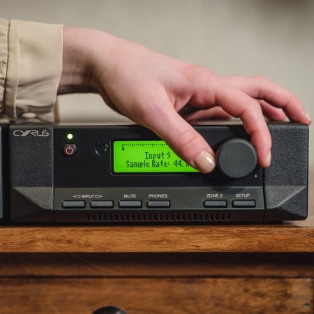 WZMACNIACZ ZINTEGROWANY I DAC - CYRUS 8.2 DAC